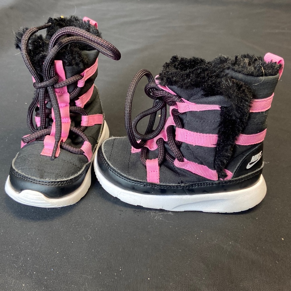 Nike Venture Infant/Toddler Shoe Size 7C